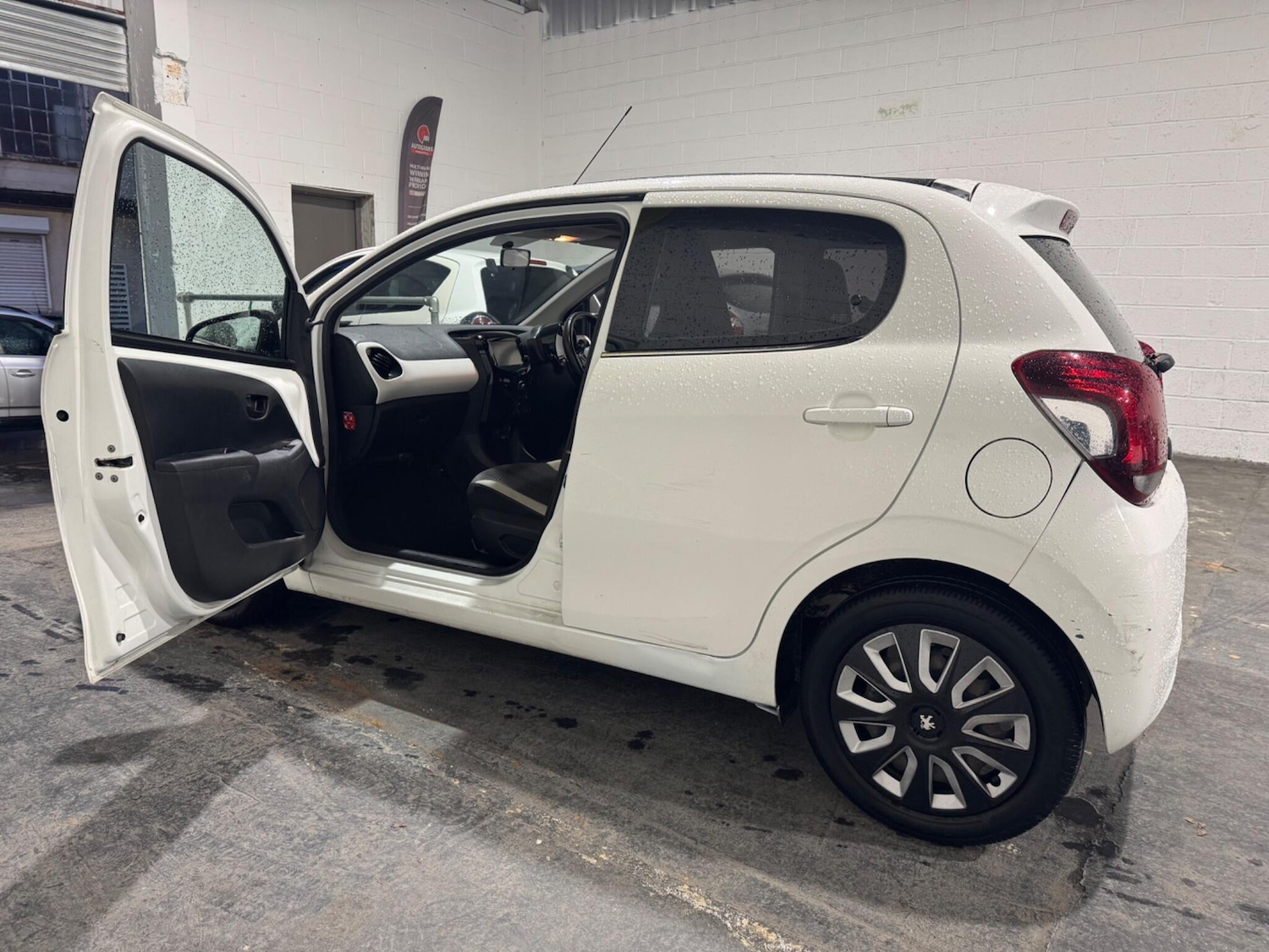 Used Peugeot 108 2015 for sale - 77549717: Photo 38