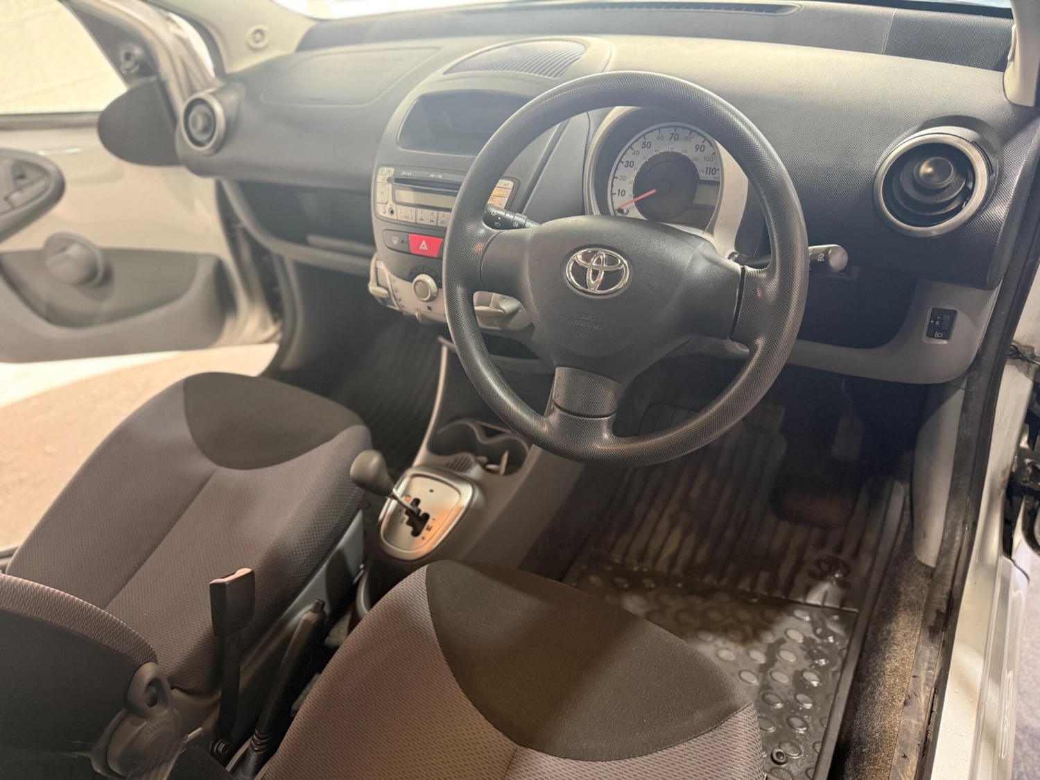 Used Toyota AYGO 2007 for sale - 76850016: Photo 29