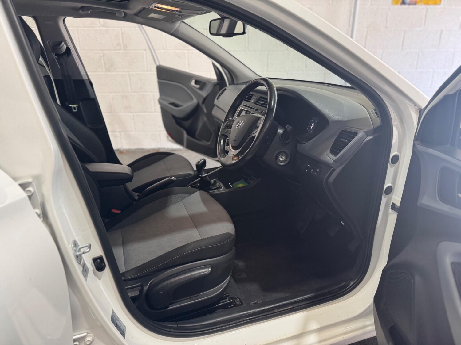 Used Hyundai i20 2015 for sale - 78099824: Photo 31