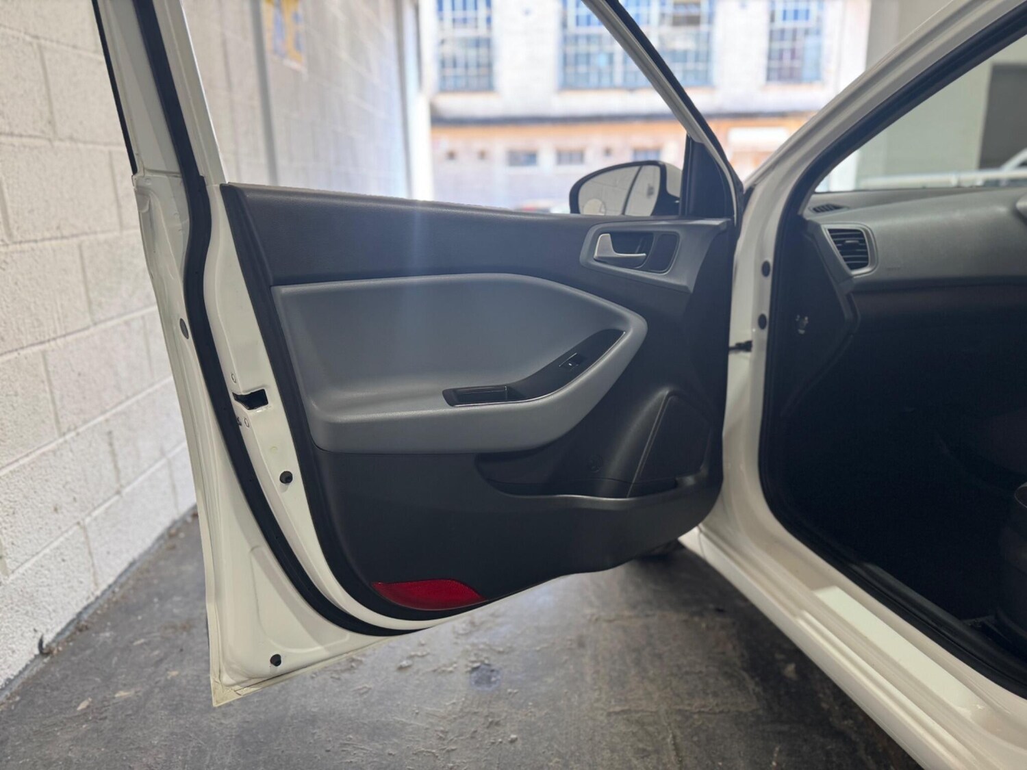 Used Hyundai i20 2015 for sale - 78099824: Photo 39