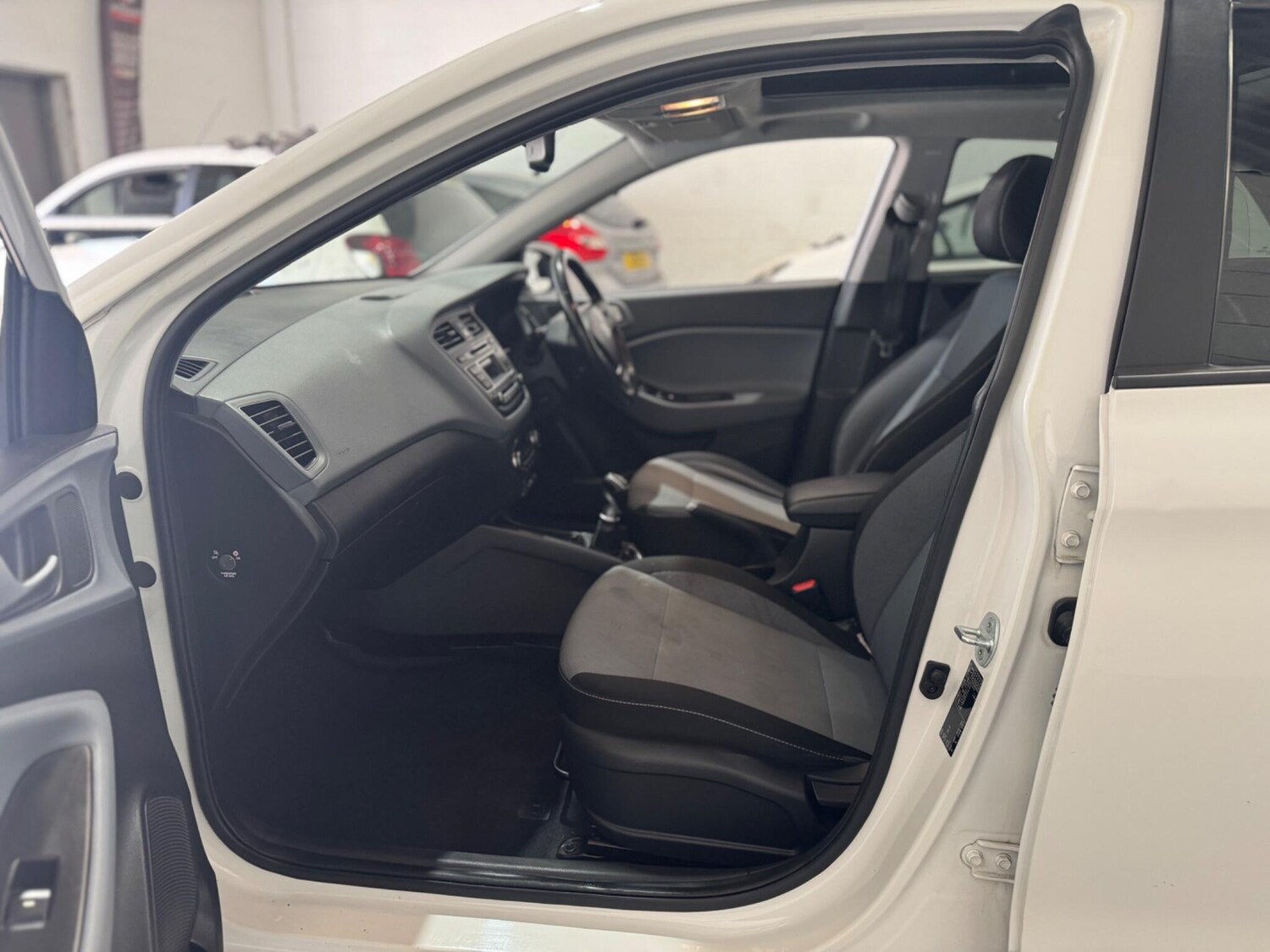 Used Hyundai i20 2015 for sale - 78099824: Photo 46