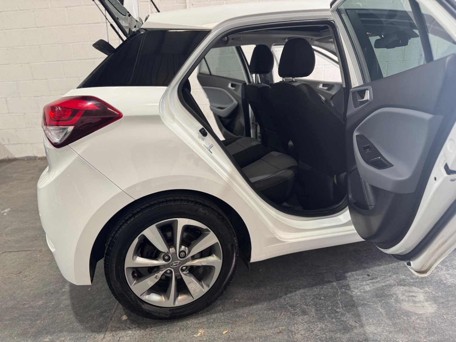 Used Hyundai i20 2015 for sale - 78099824: Photo 52