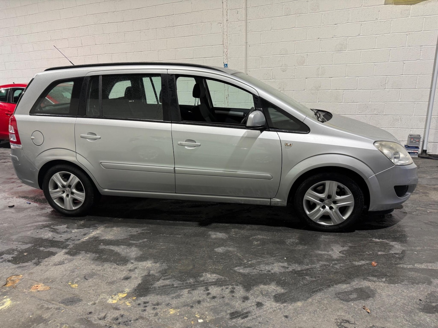 Used Vauxhall Zafira 2010 for sale - 77215194: Photo 10