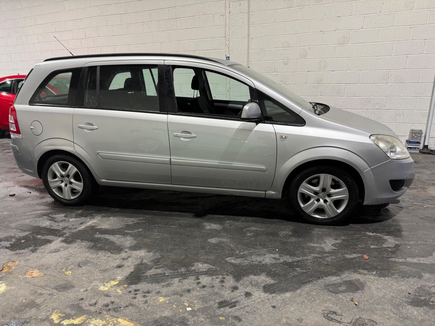 Used Vauxhall Zafira 2010 for sale - 77215194: Photo 11