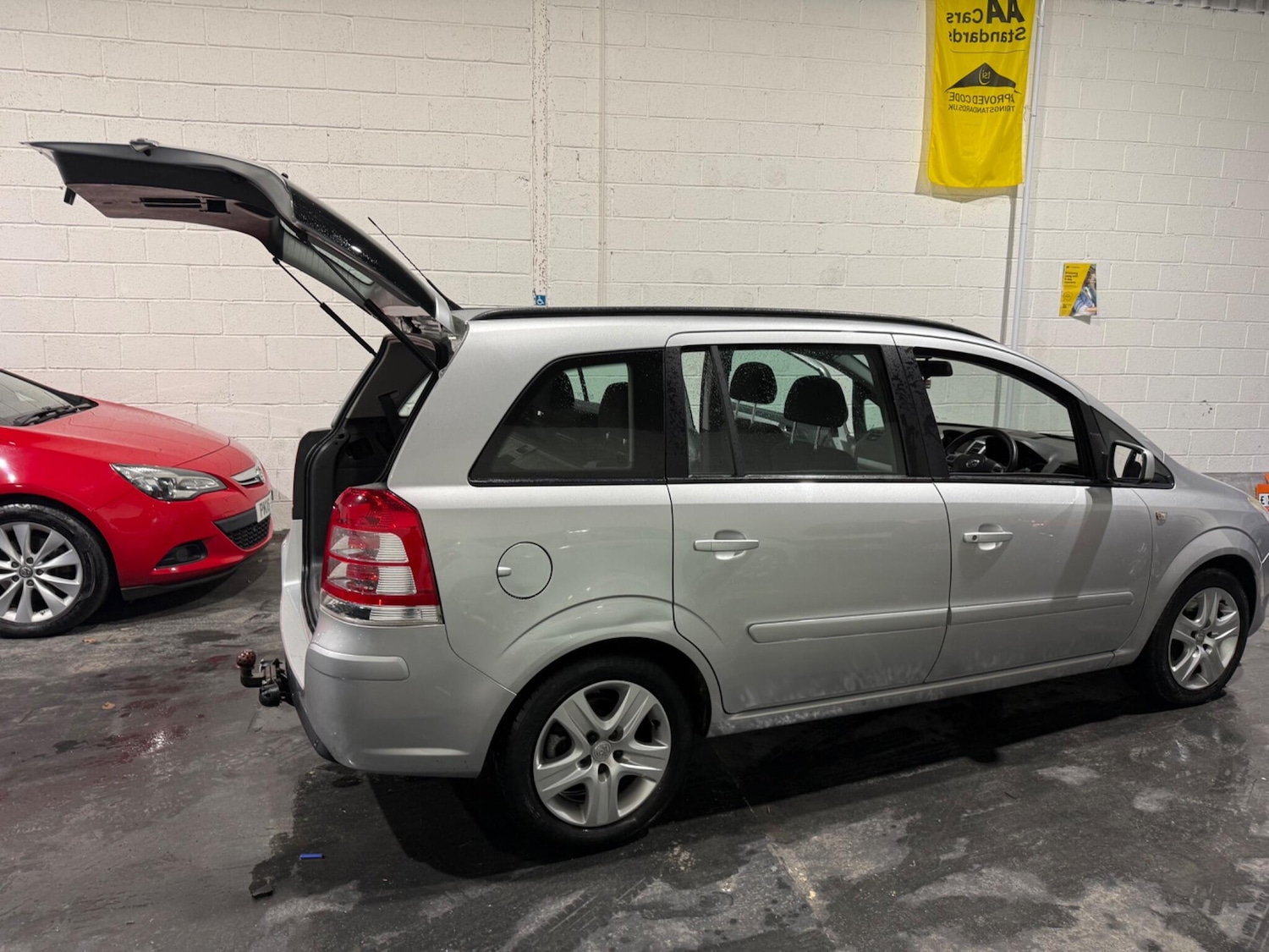 Used Vauxhall Zafira 2010 for sale - 77215194: Photo 14