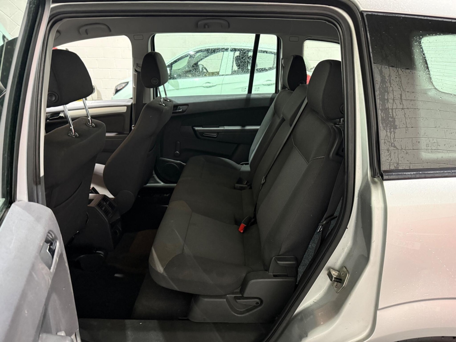 Used Vauxhall Zafira 2010 for sale - 77215194: Photo 19