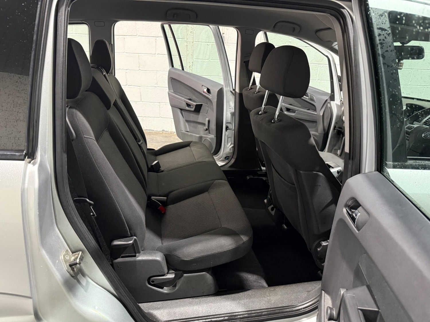 Used Vauxhall Zafira 2010 for sale - 77215194: Photo 20