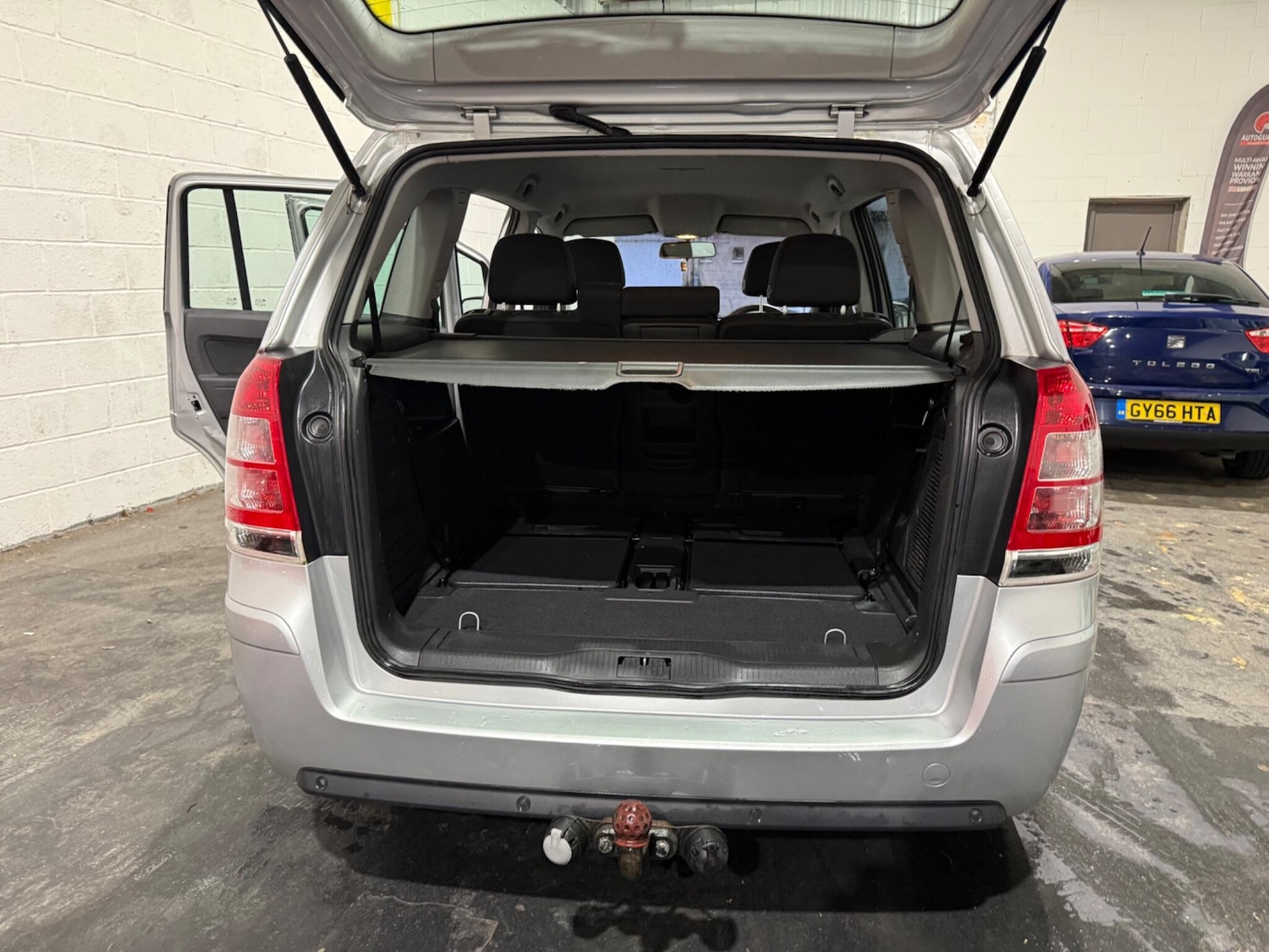 Used Vauxhall Zafira 2010 for sale - 77215194: Photo 30