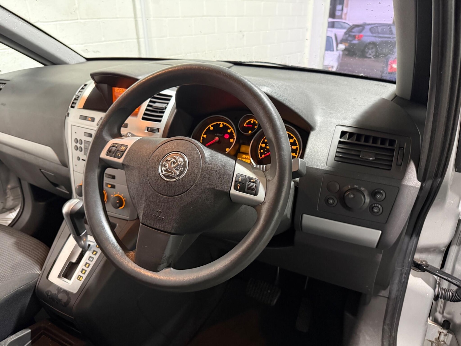 Used Vauxhall Zafira 2010 for sale - 77215194: Photo 31