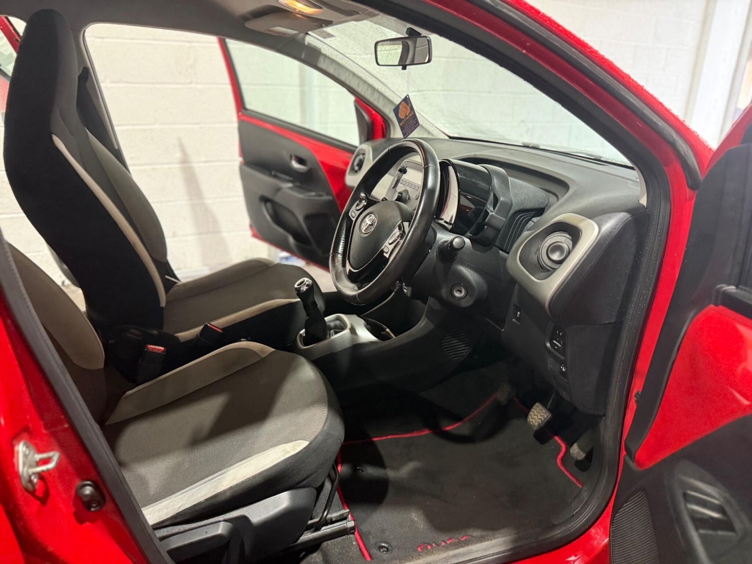 Used Toyota AYGO 2016 for sale - 76360281: Photo 28