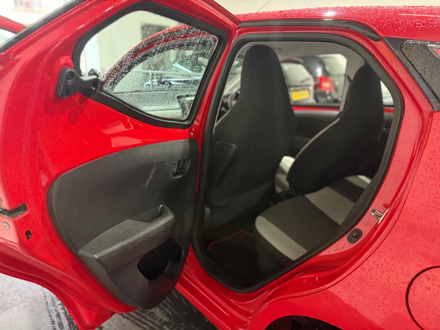 Used Toyota AYGO 2016 for sale - 76360281: Photo 30