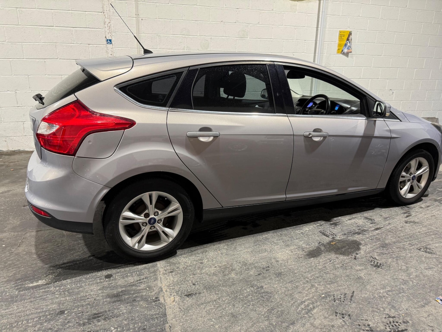 Used Ford Focus 2011 for sale - 77015398: Photo 17