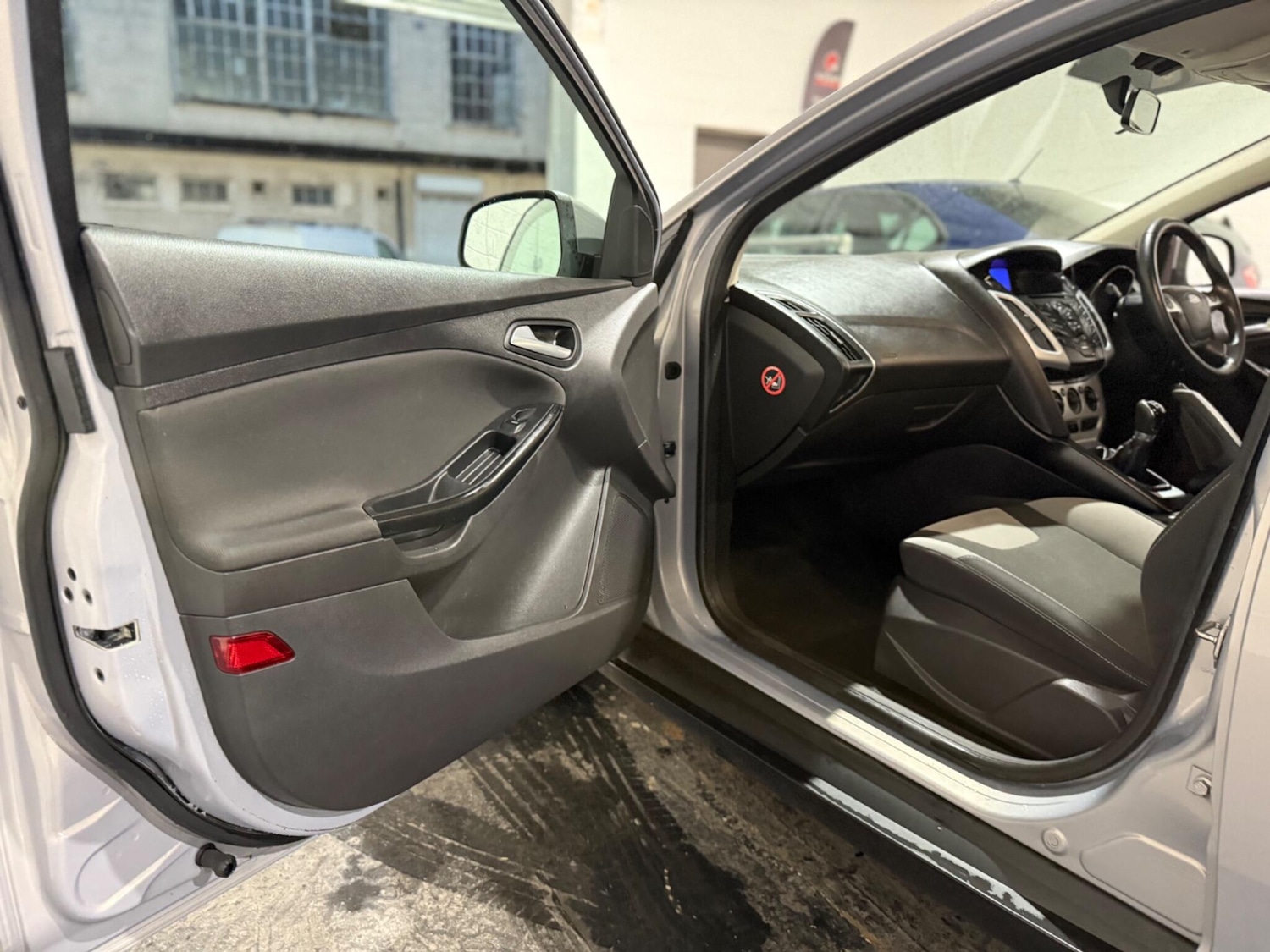 Used Ford Focus 2011 for sale - 77015398: Photo 18