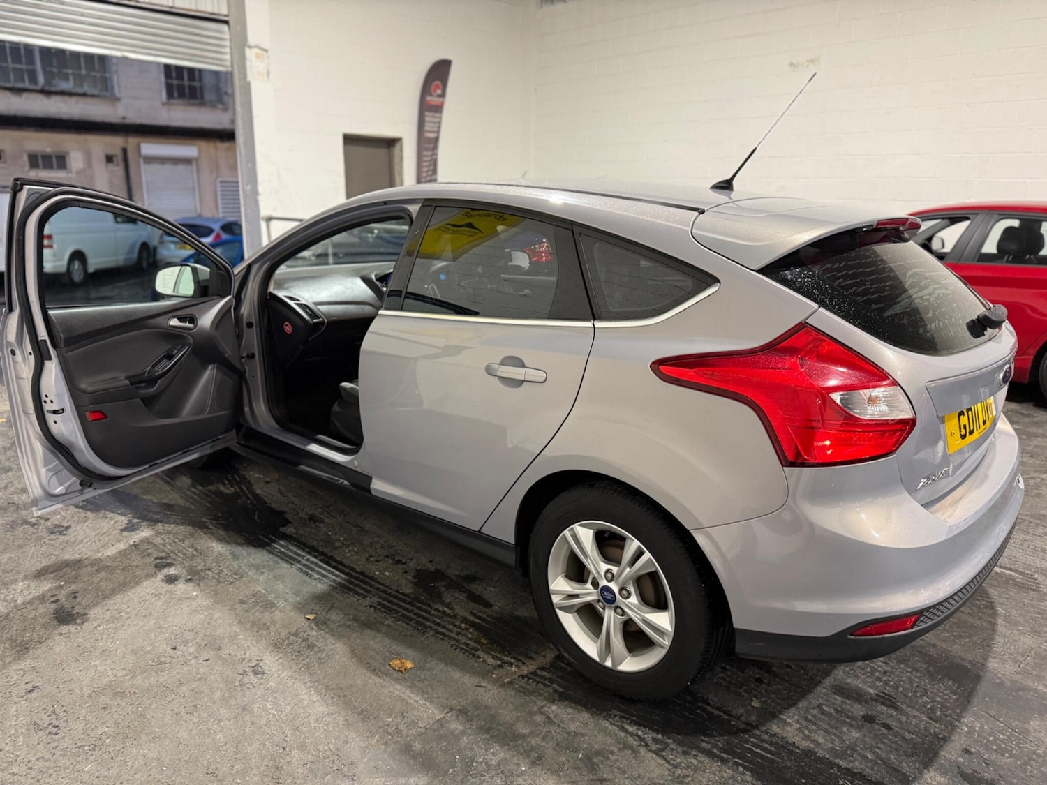 Used Ford Focus 2011 for sale - 77015398: Photo 21