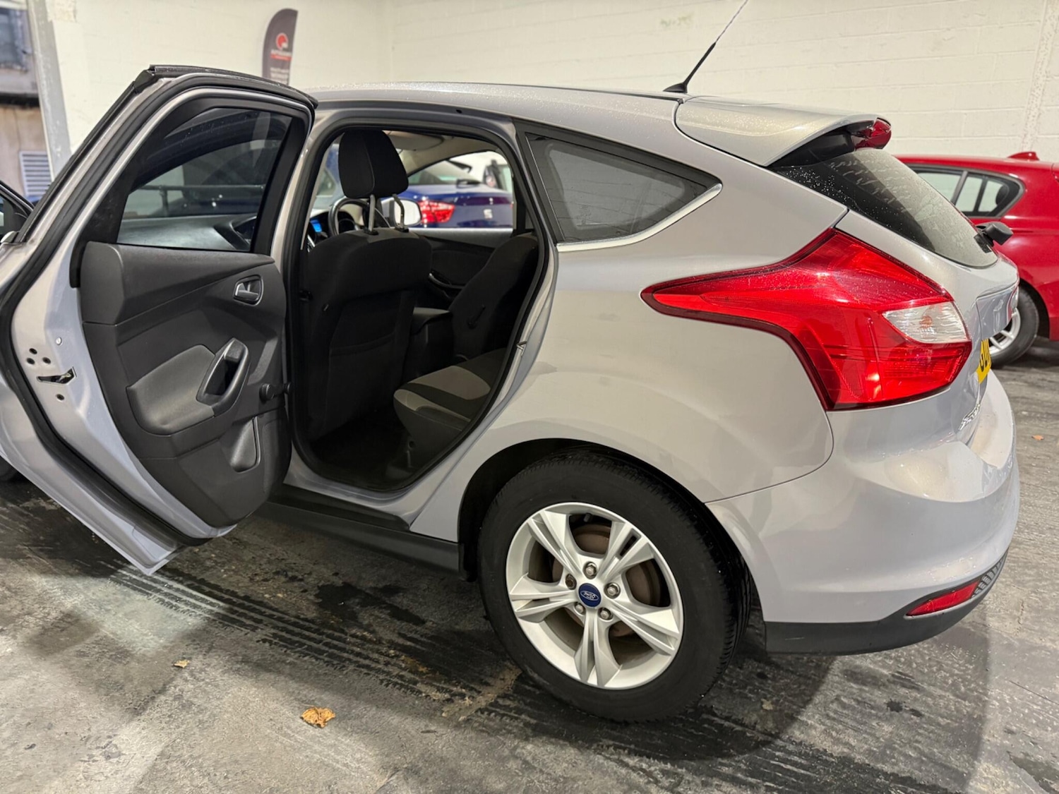 Used Ford Focus 2011 for sale - 77015398: Photo 22