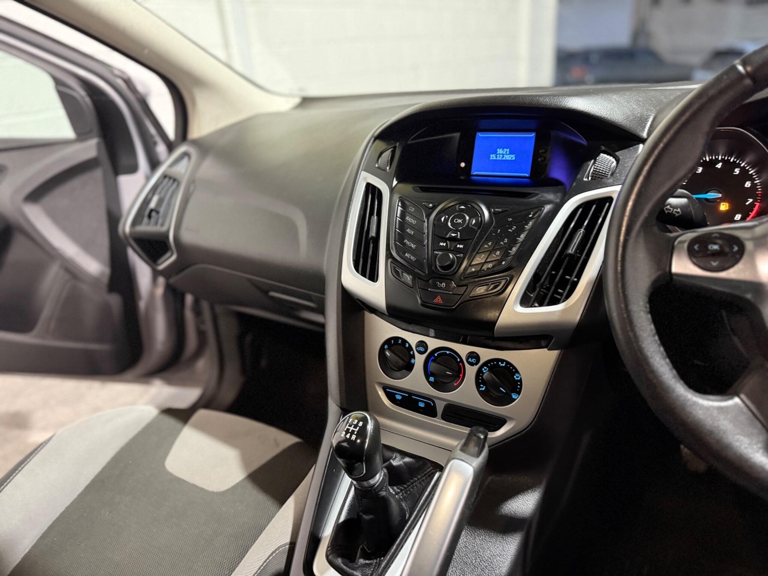 Used Ford Focus 2011 for sale - 77015398: Photo 38