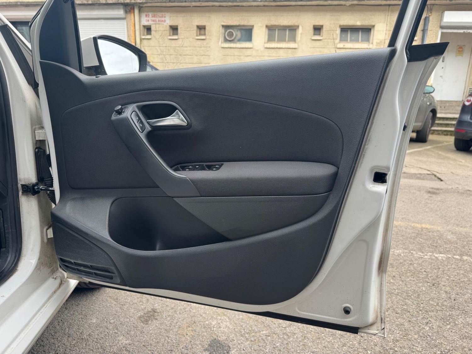 Used Volkswagen Polo 2010 for sale - 78185068: Photo 27