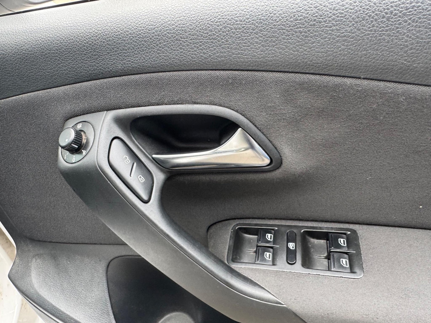 Used Volkswagen Polo 2010 for sale - 78185068: Photo 28