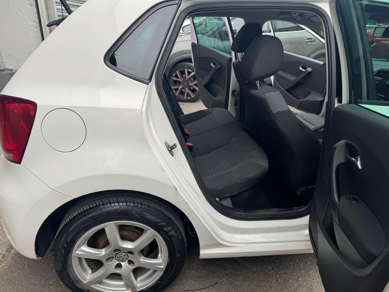 Used Volkswagen Polo 2010 for sale - 78185068: Photo 30