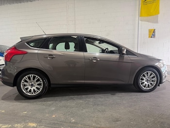 2012 (12) - 1.6 TDCi Titanium Euro 5 (s/s) 5dr