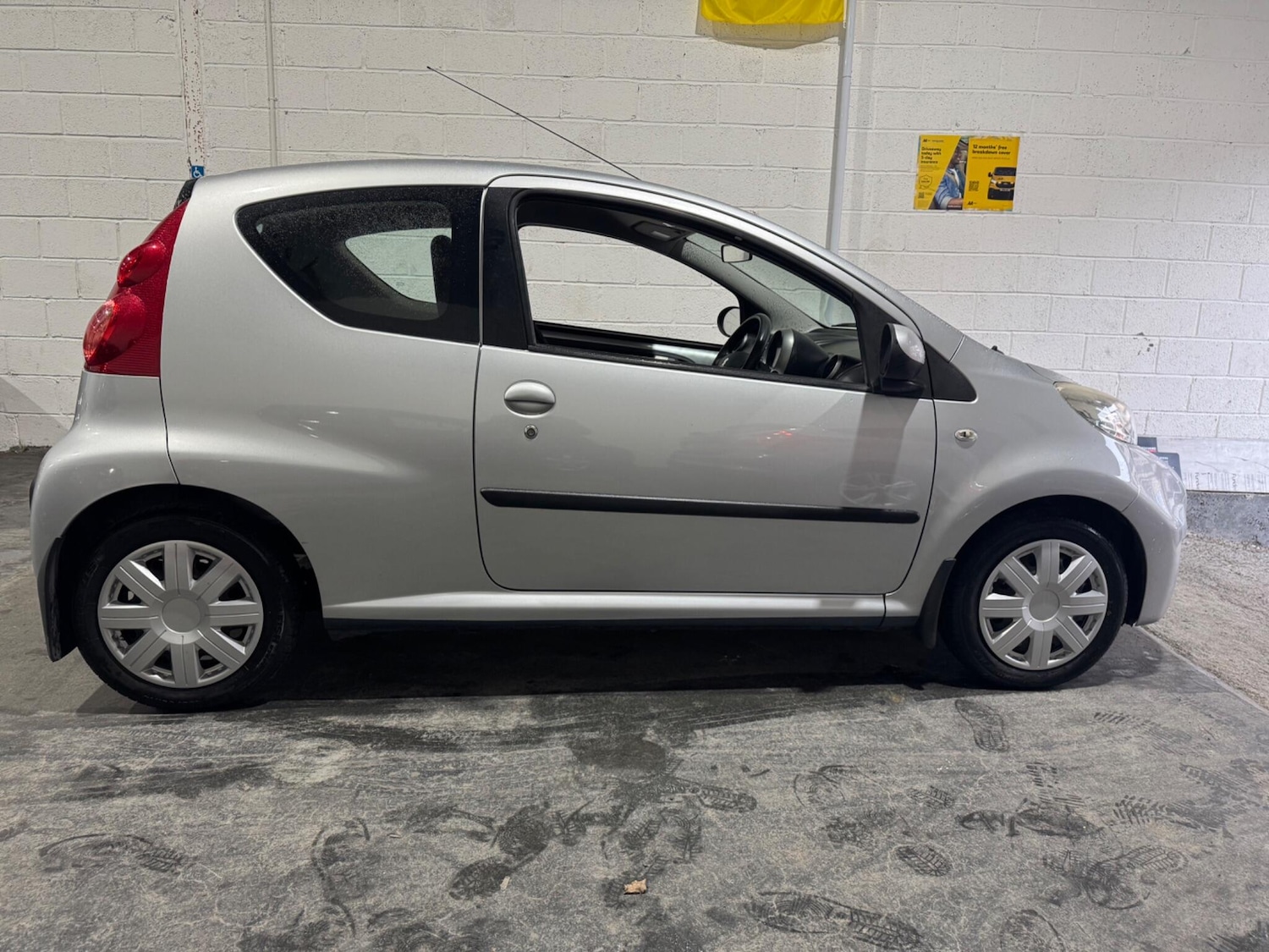 Used Peugeot 107 2011 for sale - 77646123: Photo 16