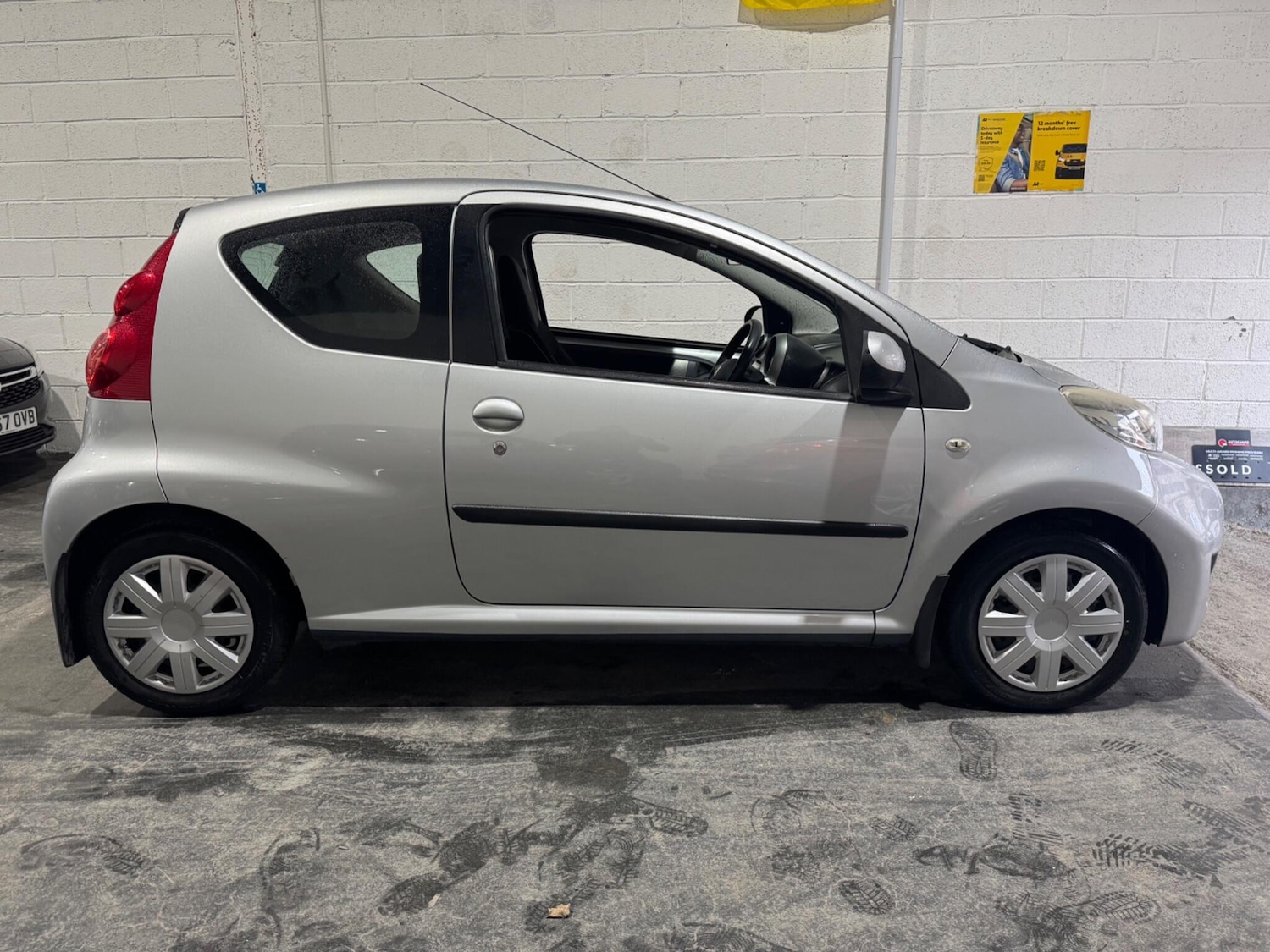 Used Peugeot 107 2011 for sale - 77646123: Photo 18
