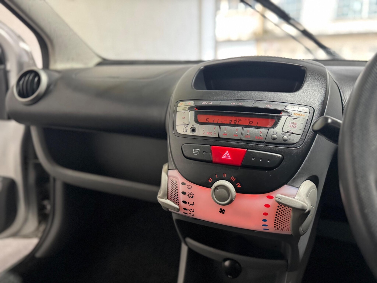 Used Peugeot 107 2011 for sale - 77646123: Photo 29