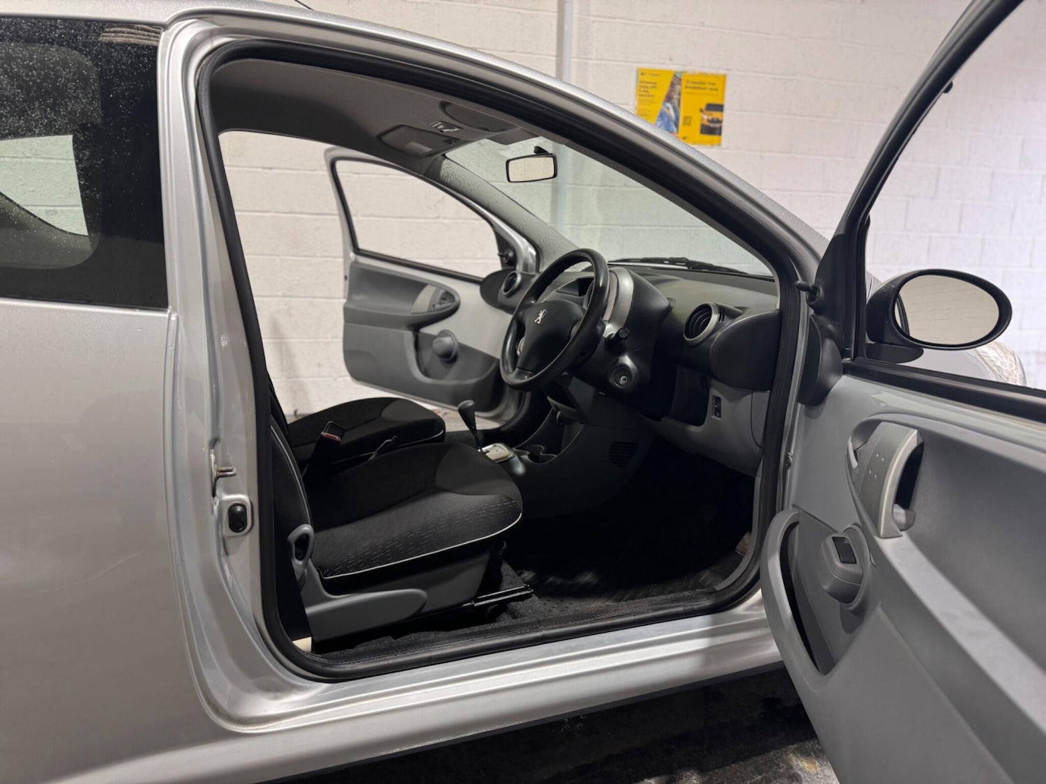 Used Peugeot 107 2011 for sale - 77646123: Photo 31