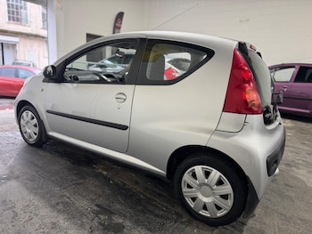 Used Peugeot 107 2011 for sale - 77646123: Photo