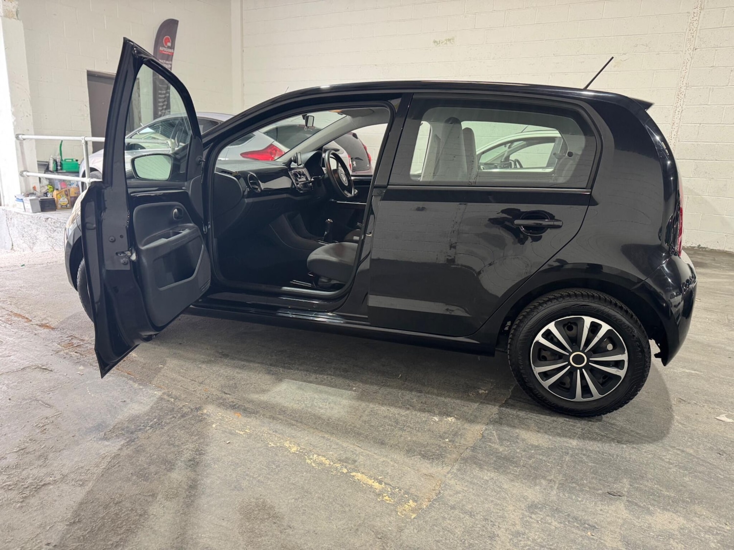 Used Volkswagen up! 2013 for sale - 77783189: Photo 10