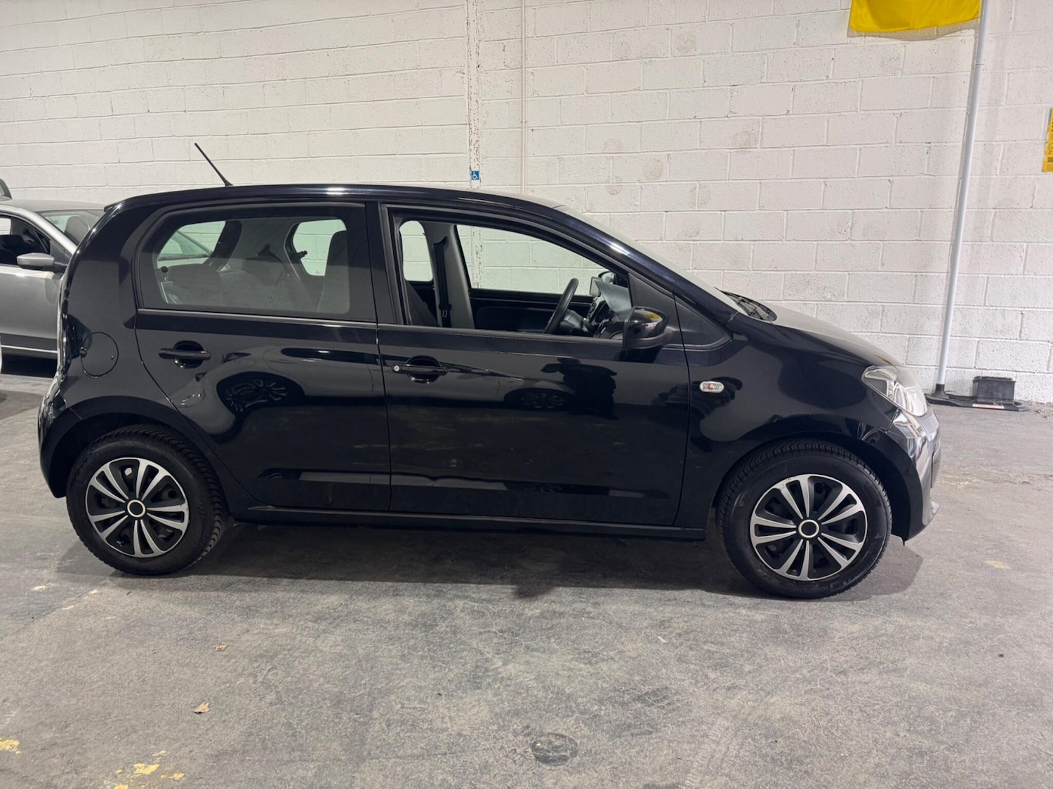 Used Volkswagen up! 2013 for sale - 77783189: Photo 14