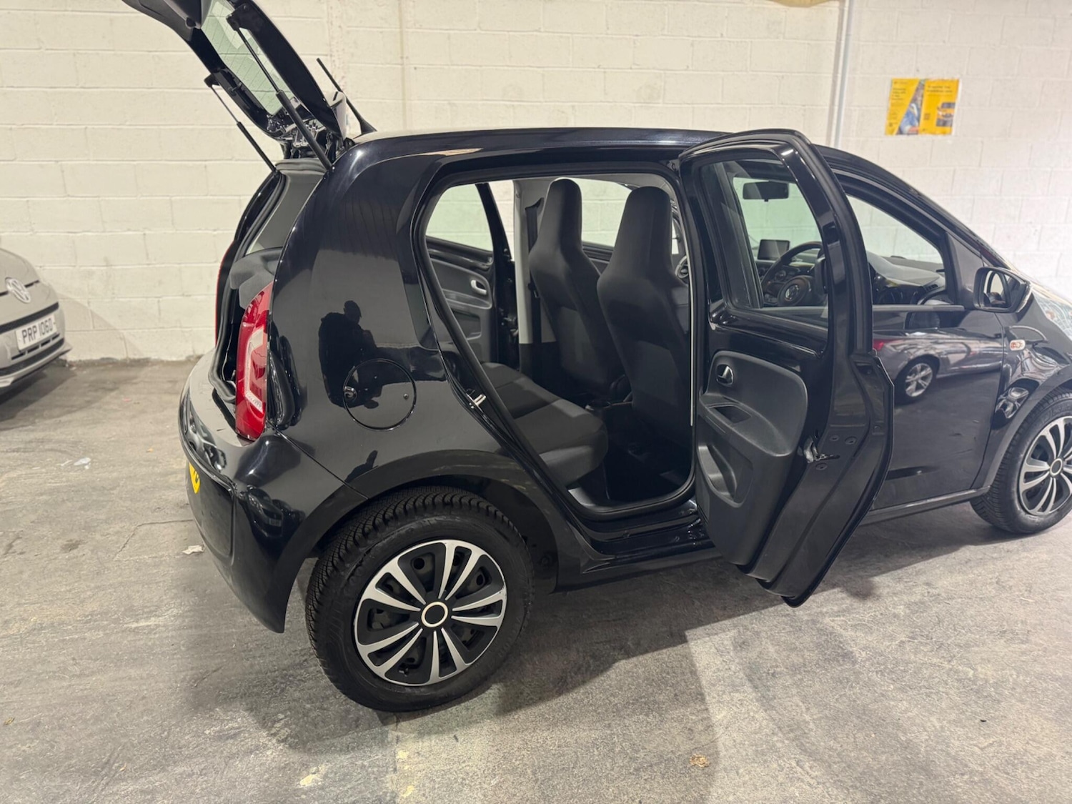 Used Volkswagen up! 2013 for sale - 77783189: Photo 22