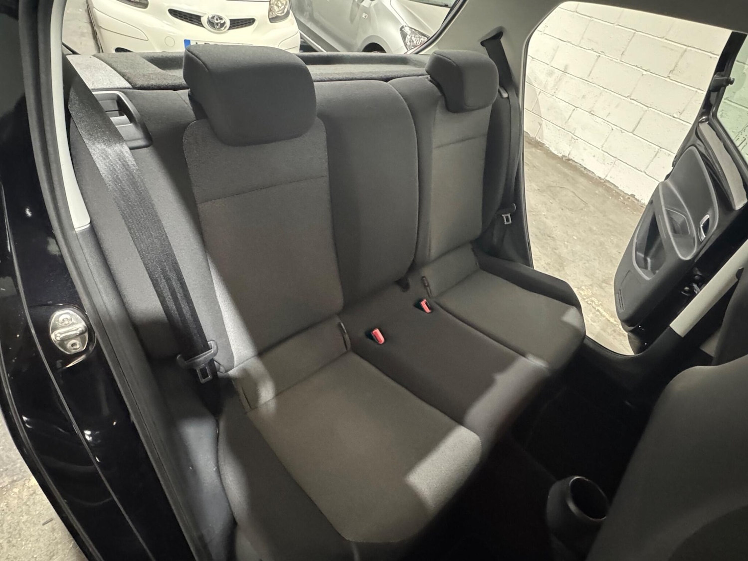 Used Volkswagen up! 2013 for sale - 77783189: Photo 28