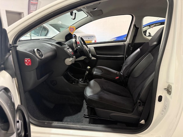 Used Toyota AYGO 2013 for sale - 76189930: Photo 18