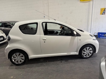 2013 (13) - 1.0 VVT-i Ice Euro 5 3dr
