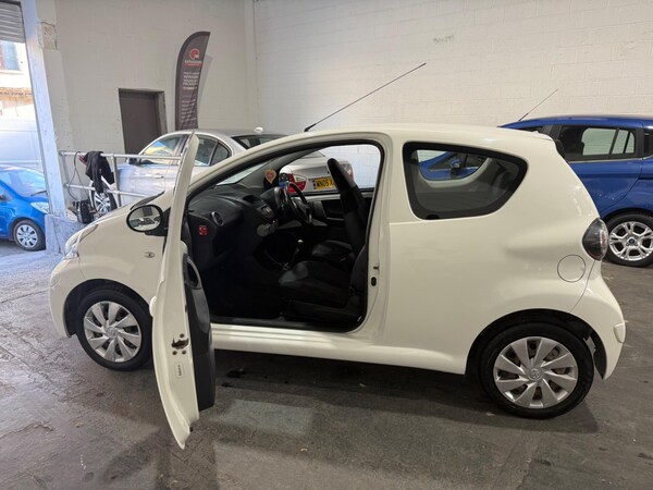 Used Toyota AYGO 2013 for sale - 76189930: Photo 22