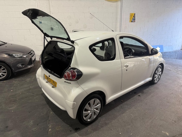 Used Toyota AYGO 2013 for sale - 76189930: Photo 25