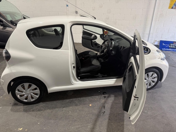 Used Toyota AYGO 2013 for sale - 76189930: Photo 26