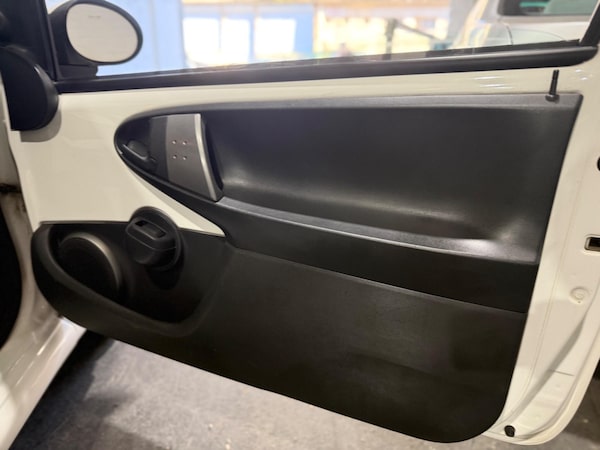 Used Toyota AYGO 2013 for sale - 76189930: Photo 27