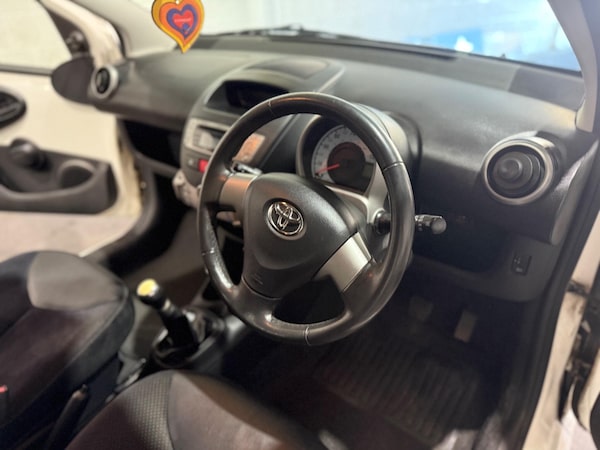 Used Toyota AYGO 2013 for sale - 76189930: Photo 28