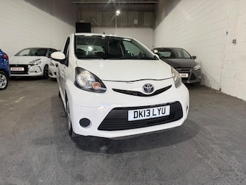 Used Toyota AYGO 2013 for sale - 76189930: Photo 4