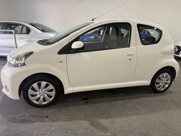 Used Toyota AYGO 2013 for sale - 76189930: Photo 8