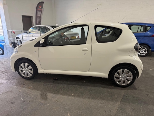 Used Toyota AYGO 2013 for sale - 76189930: Photo 9