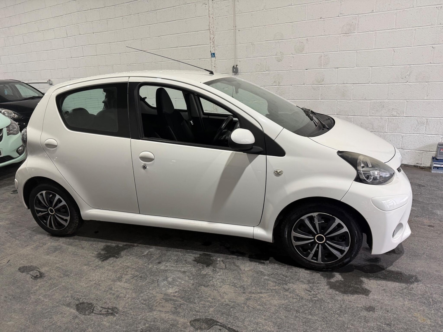 Used Toyota AYGO 2013 for sale - 77396231: Photo 15