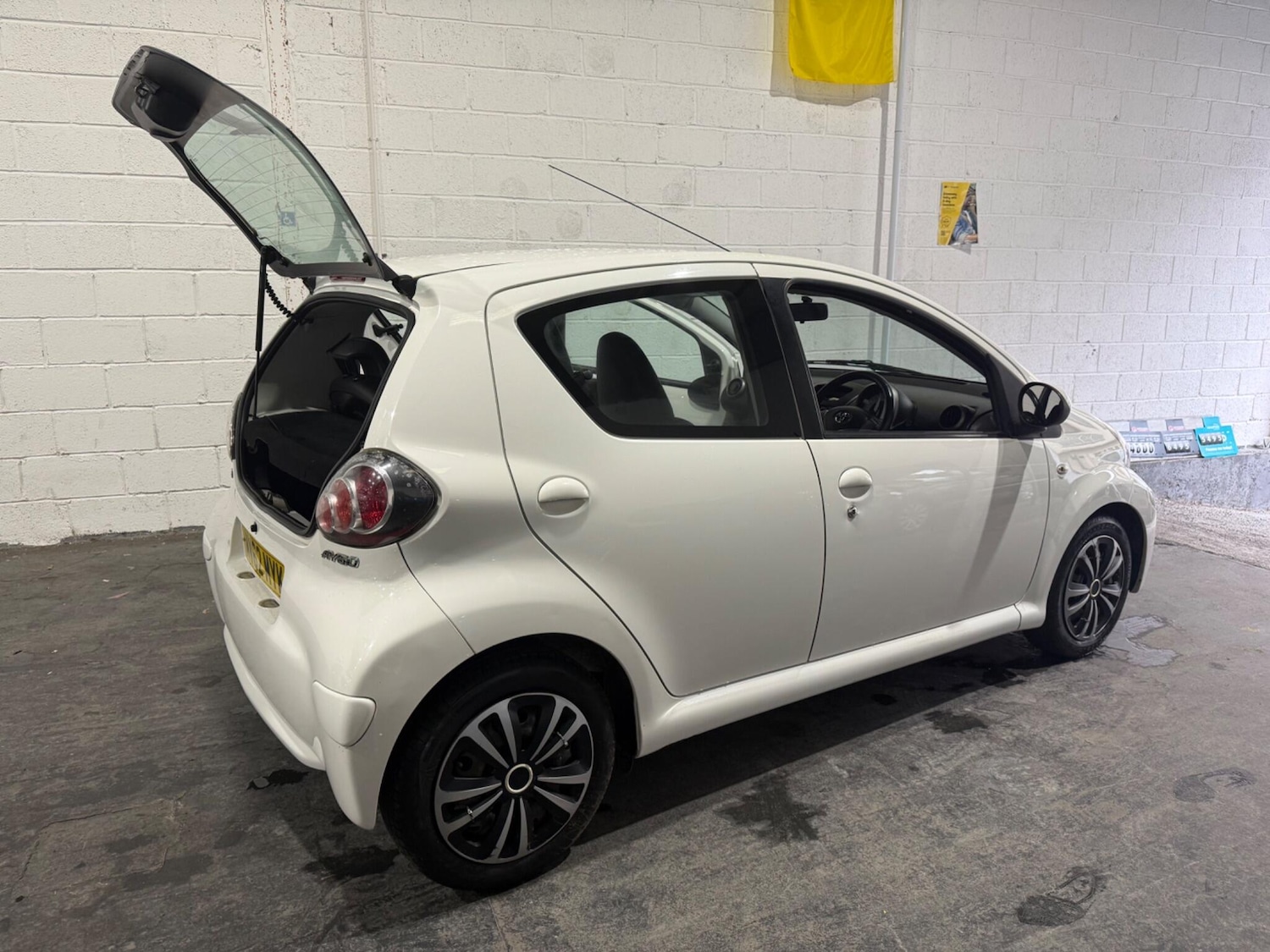 Used Toyota AYGO 2013 for sale - 77396231: Photo 18