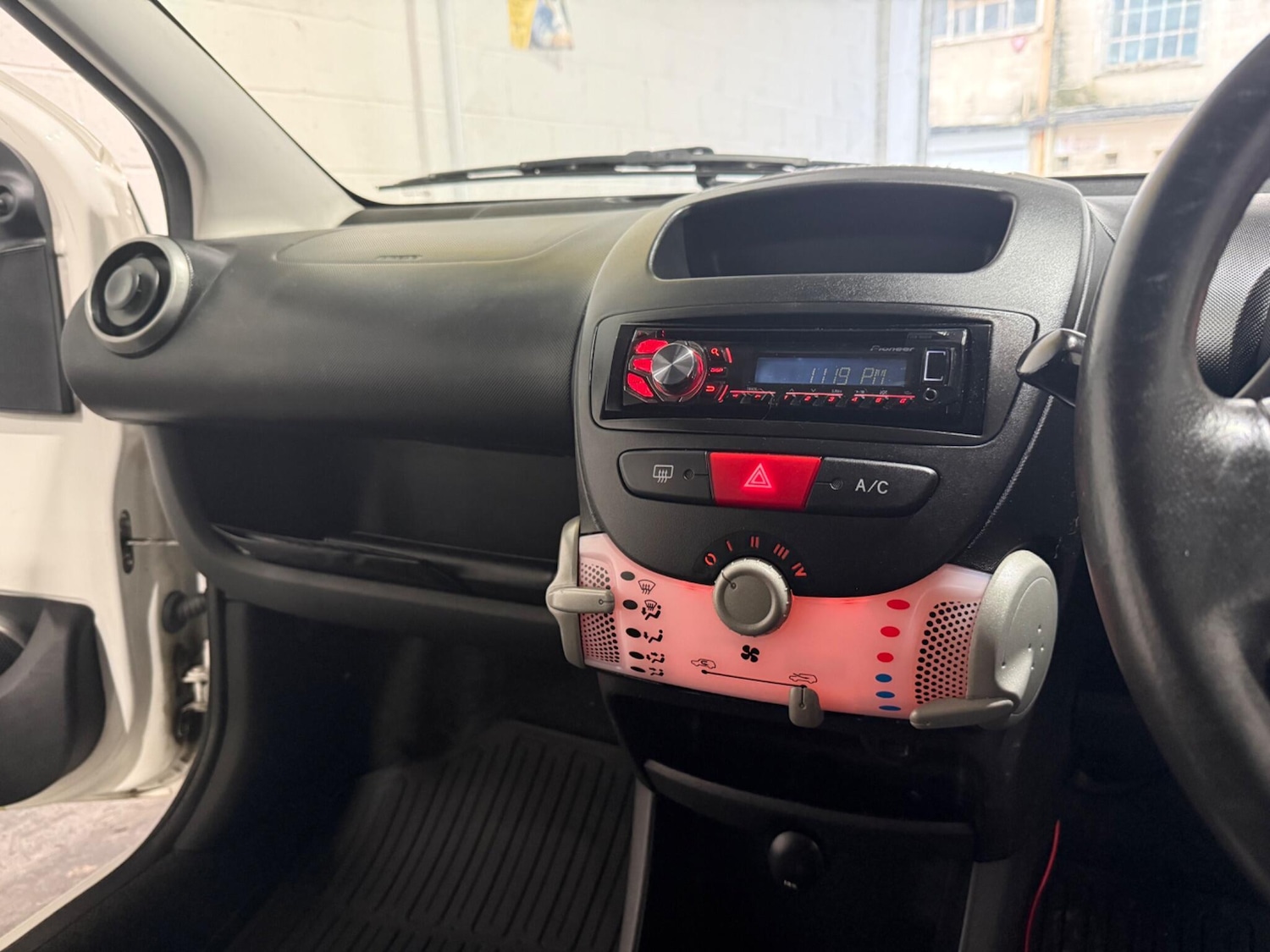 Used Toyota AYGO 2013 for sale - 77396231: Photo 23
