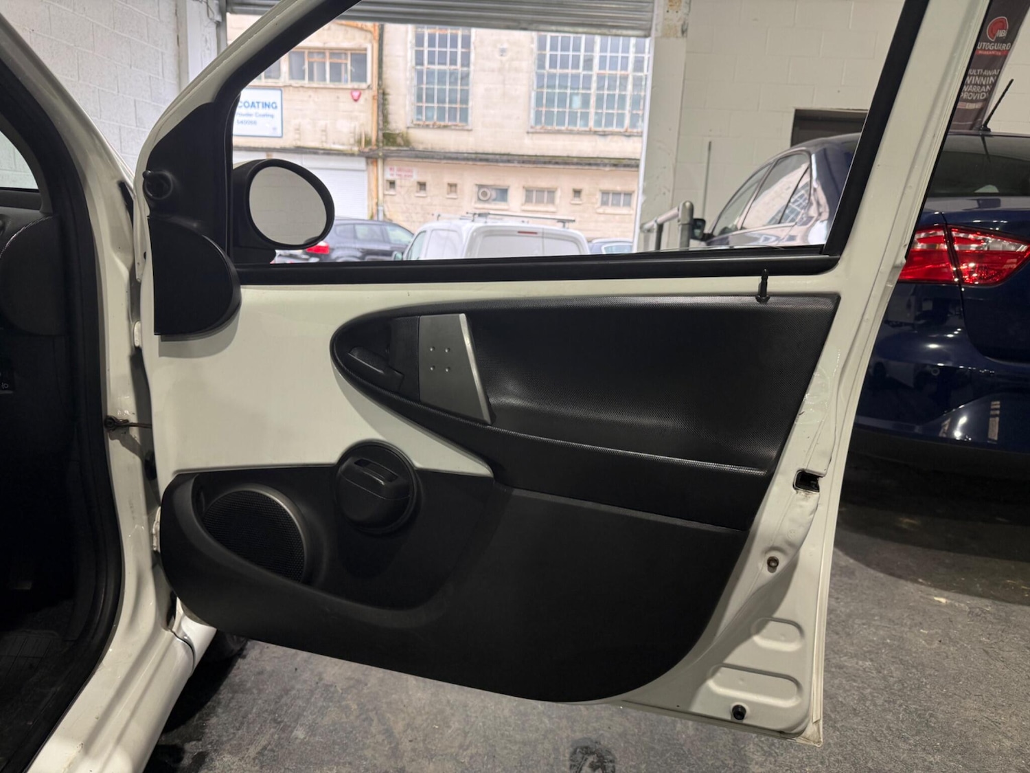 Used Toyota AYGO 2013 for sale - 77396231: Photo 28