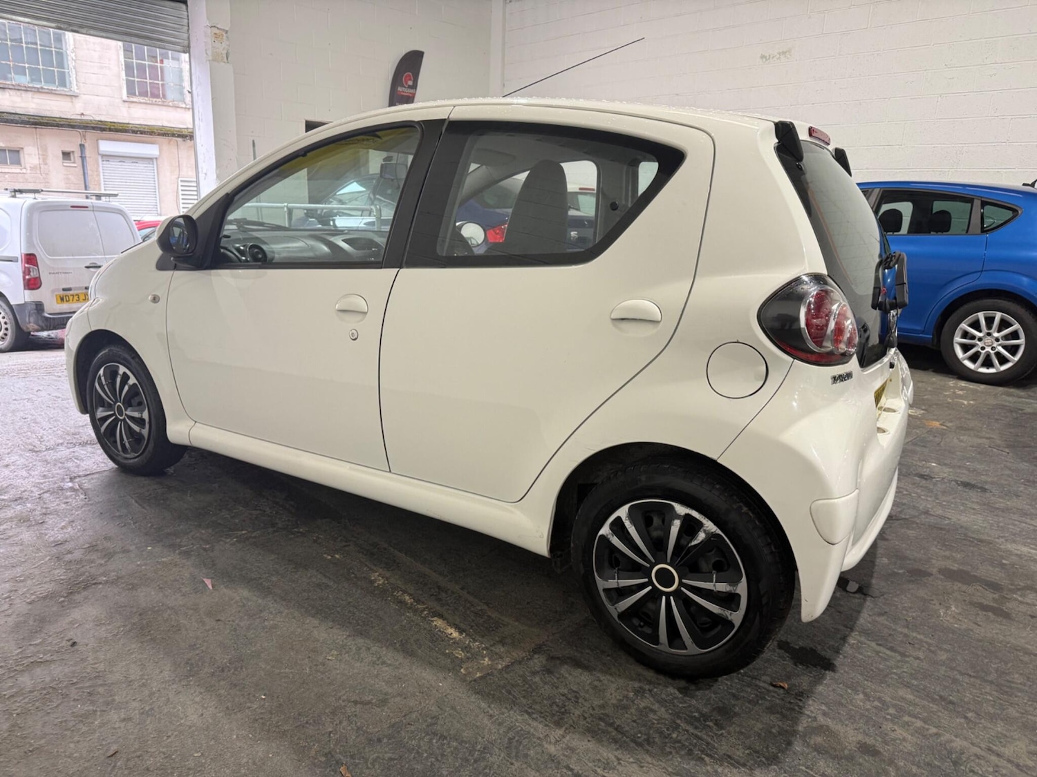 Used Toyota AYGO 2013 for sale - 77396231: Photo 34