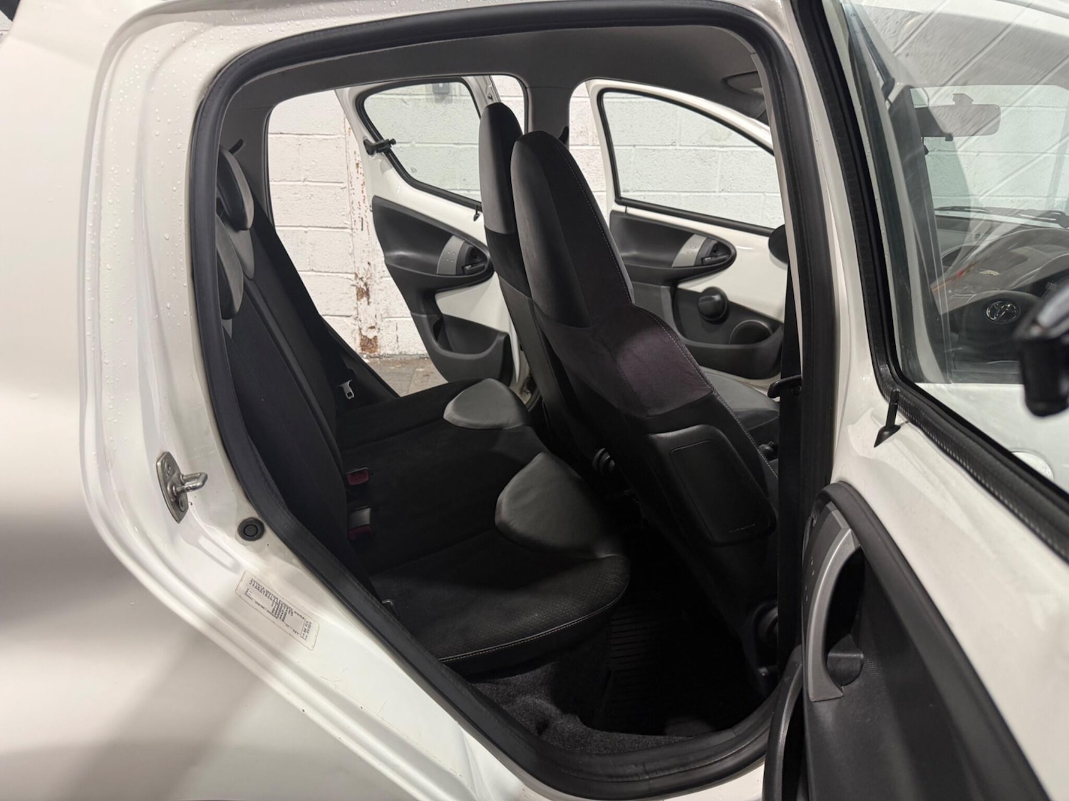 Used Toyota AYGO 2013 for sale - 77396231: Photo 39