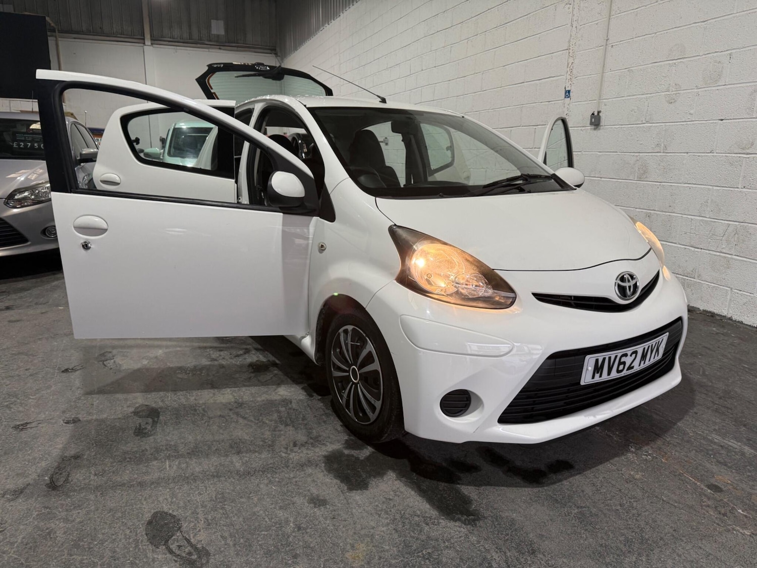 Used Toyota AYGO 2013 for sale - 77396231: Photo 5
